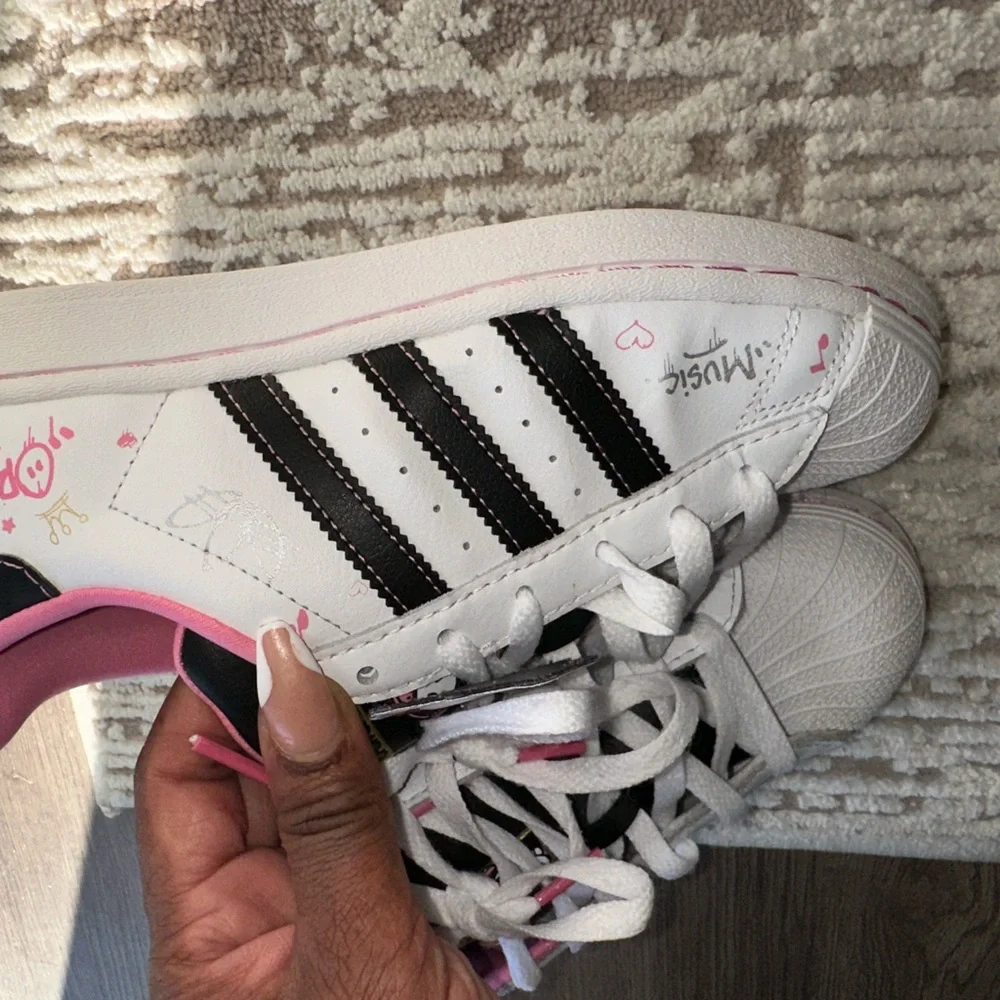 Adidas Hello Kitty Originals Kids Sneakers - White and Pink - Picture 6 of 6